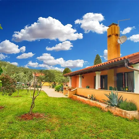 Prázdninový dům House Franko 1330 *