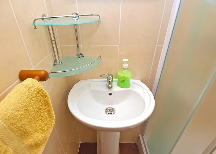 Vakantiehuis House Franko 1330 *