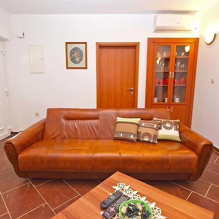 House Franko 1330 *