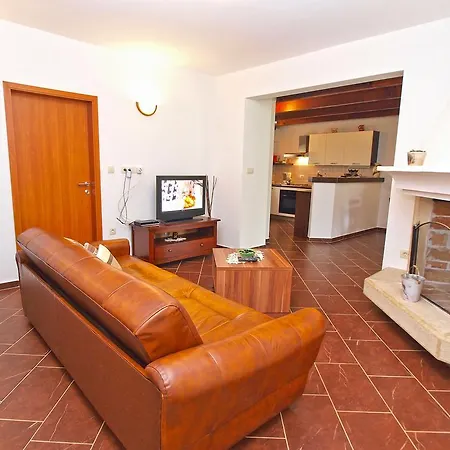 House Franko 1330 Holiday home *