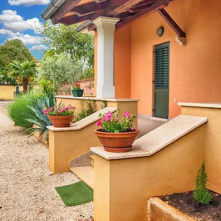 House Franko 1330 بوريتش