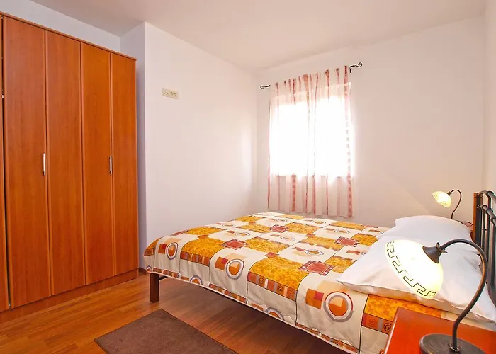 Дом отдыха House Franko 1330 *