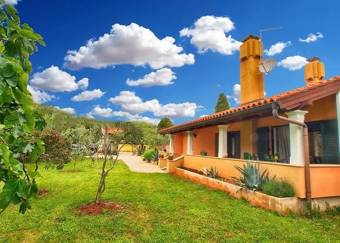 Дом отдыха House Franko 1330 *